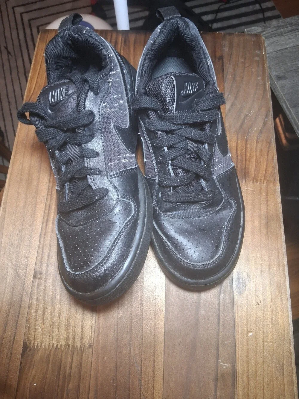 NIKE court borough low